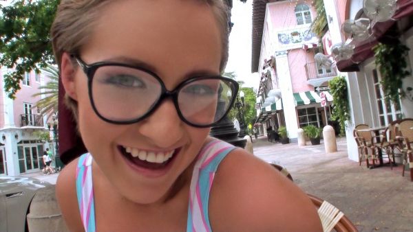 Vacationing Couple's Amateur Porn - I Know That Girl