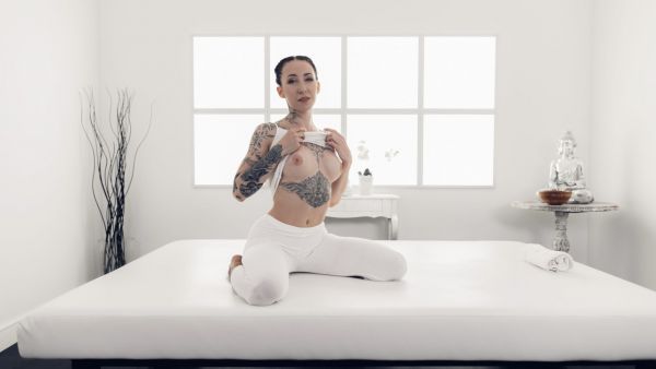 Tattooed Dutch girl loves to please - Massage Rooms