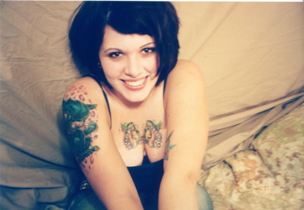 Tattooed goth babe masturbating in her bed - Punk Rock Girlfriend