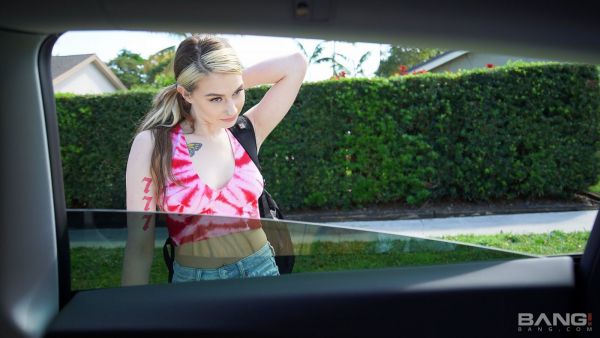 Kimberly Snow gets a ride home from college and a bonus ride on dick