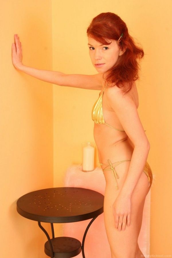 Aicha Golden Bikini