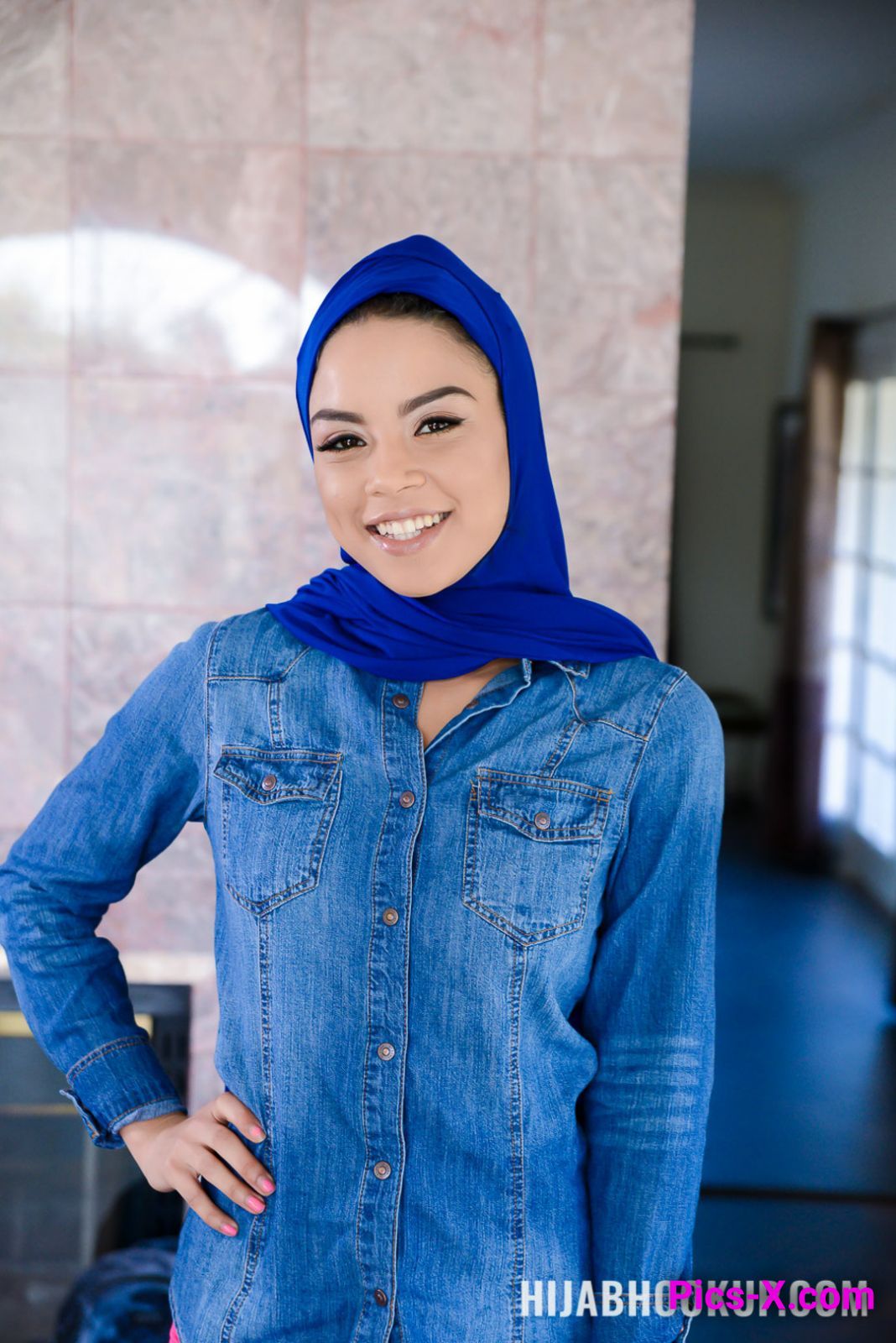 Moving Day Deal - Hijab Hookup - Image 1