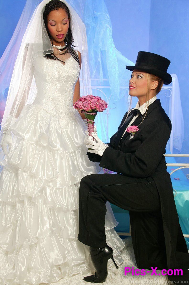 Adriana Malkova Lesbo Wedding - Image 1